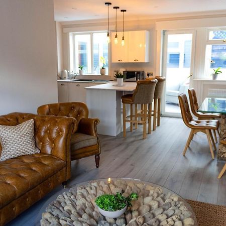Lovely 2 Bed House In 피틀로크리 외부 사진