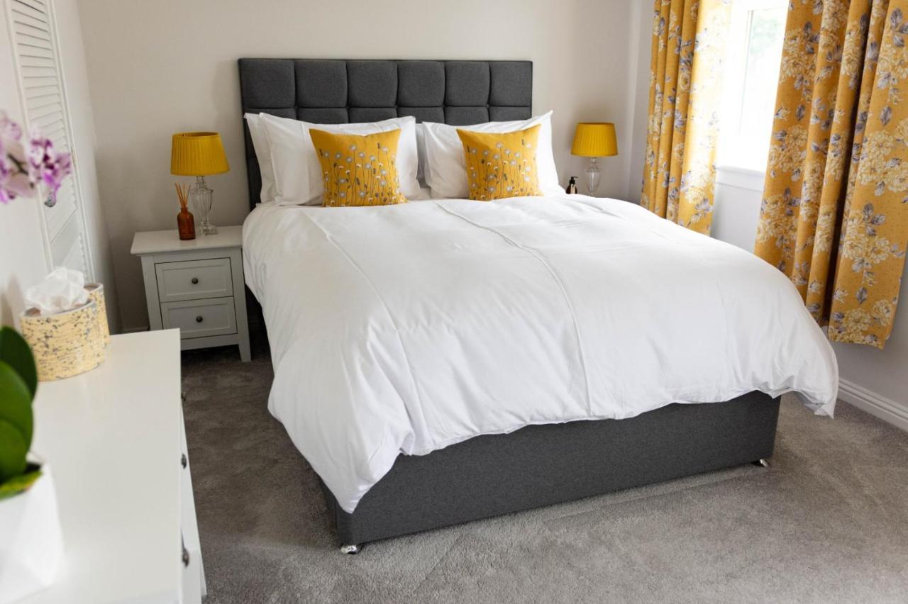Lovely 2 Bed House In 피틀로크리 외부 사진